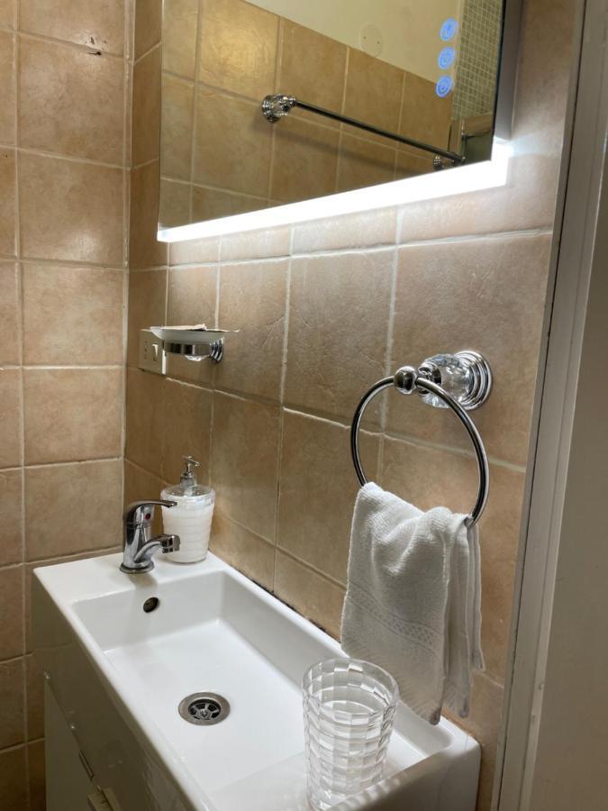 Apartment In The Heart Of Roma ภายนอก รูปภาพ